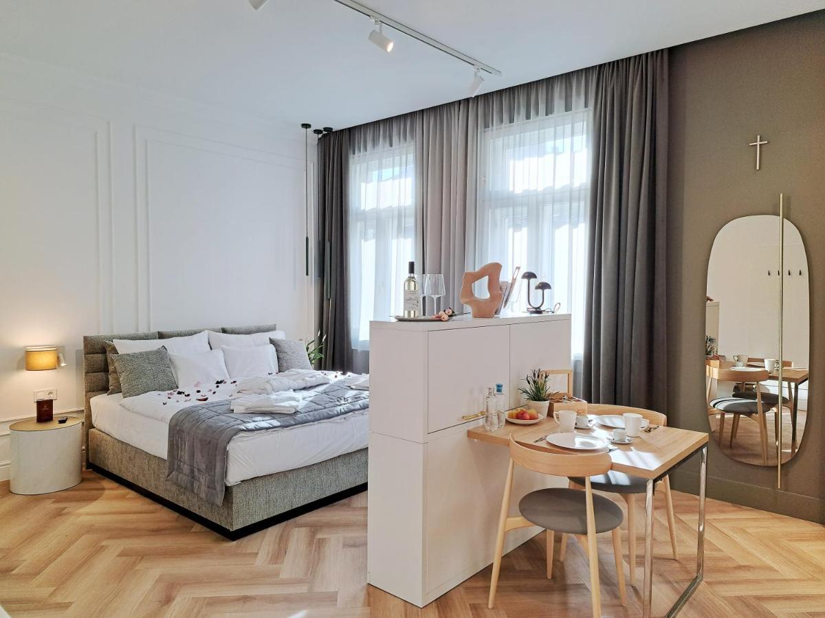 Hotel Domus Collis เยอร์ ภายนอก รูปภาพ